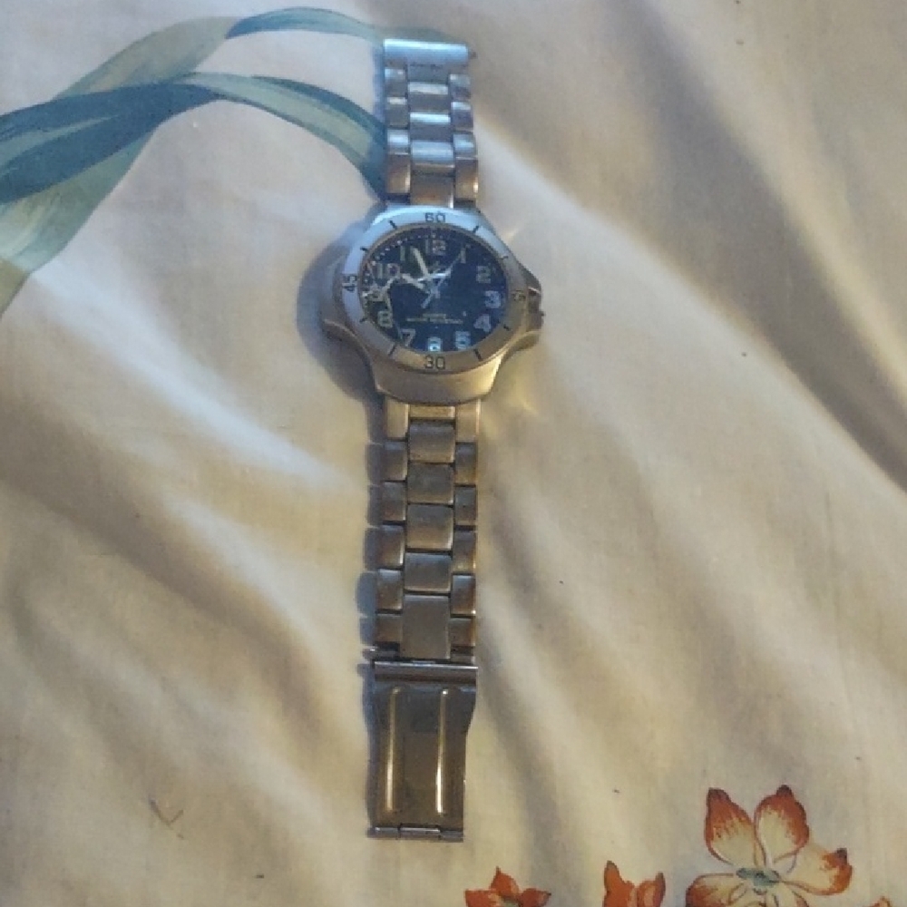 Silver Men's Watch with Black Dial